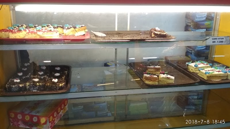 KAROMAH BAKERY TUBAN di Tuban