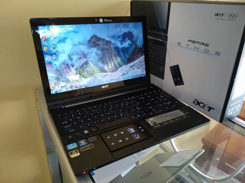 Toko JUAL BELI Laptop Bekas Surabaya di Surabaya