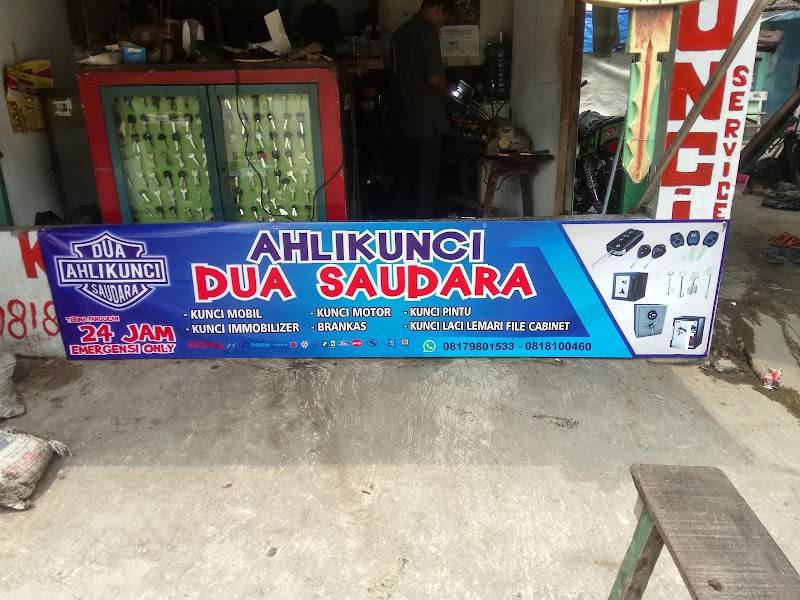 AHLI KUNCI DUA SAUDARA di Kebayoran Lama