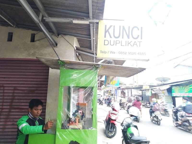 Ahli kunci immobilizer tugu macan di Sentul City