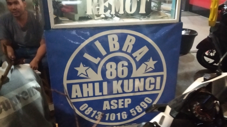 Ahli kunci pasar santa di Kebayoran Baru