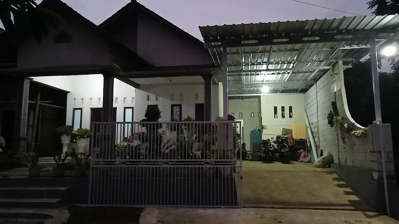 Ahli pasang gigi Arif Dental di Kab. Jember