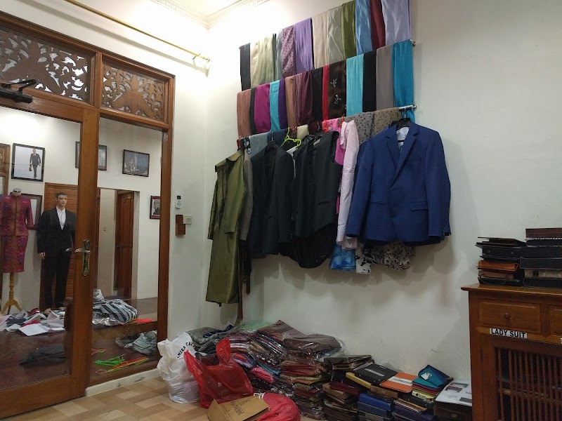 Anika Tailor di Badung