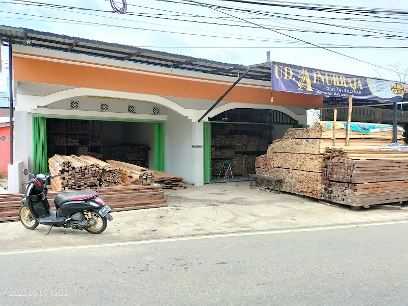 Kios Kayu rimba nusantara di Kota Balikpapan