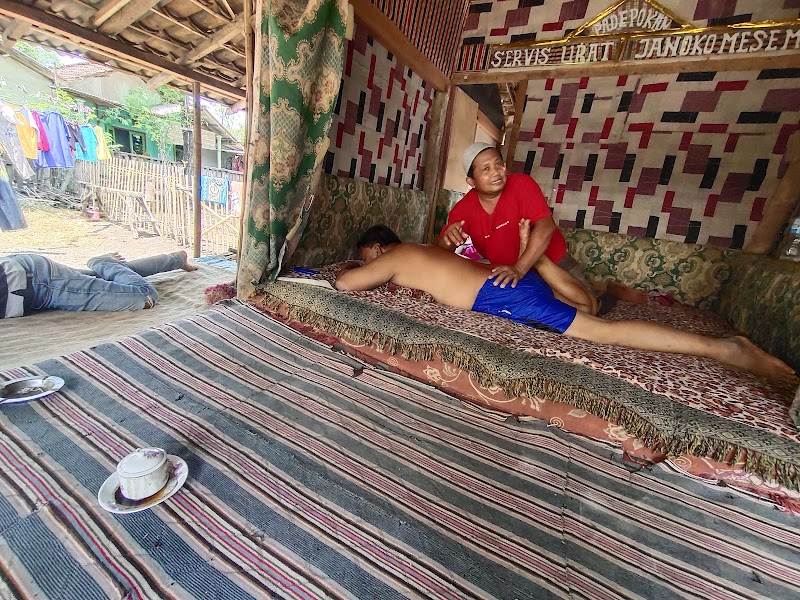 Pak chek/pak anang .pijat refleksi semua kalangan anak hinga dewasa di Kab. Situbondo