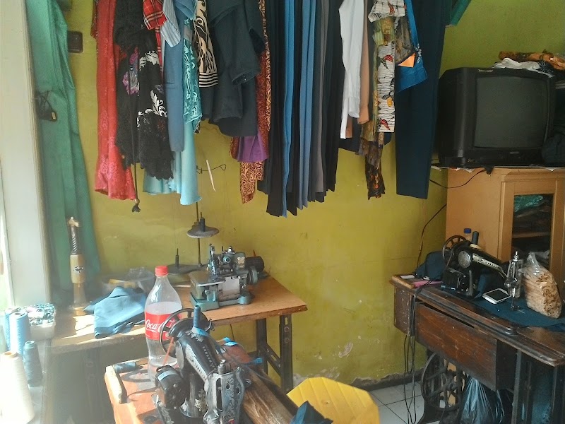 Penjahit Citra Tailor & Modes di Sawahan