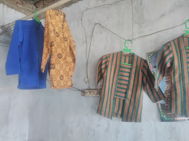 Penjahit ( Tailor Sinar Harapan ) Demak ,Spesialis Jas ,Seragam ,Vermak Levis ,Celana di Kab. Demak