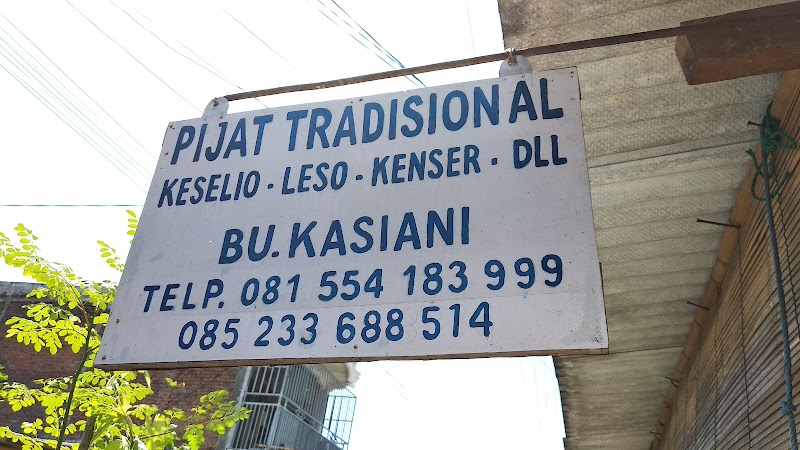 Pijat Tradisional Bude Kasiani di Sukolilo