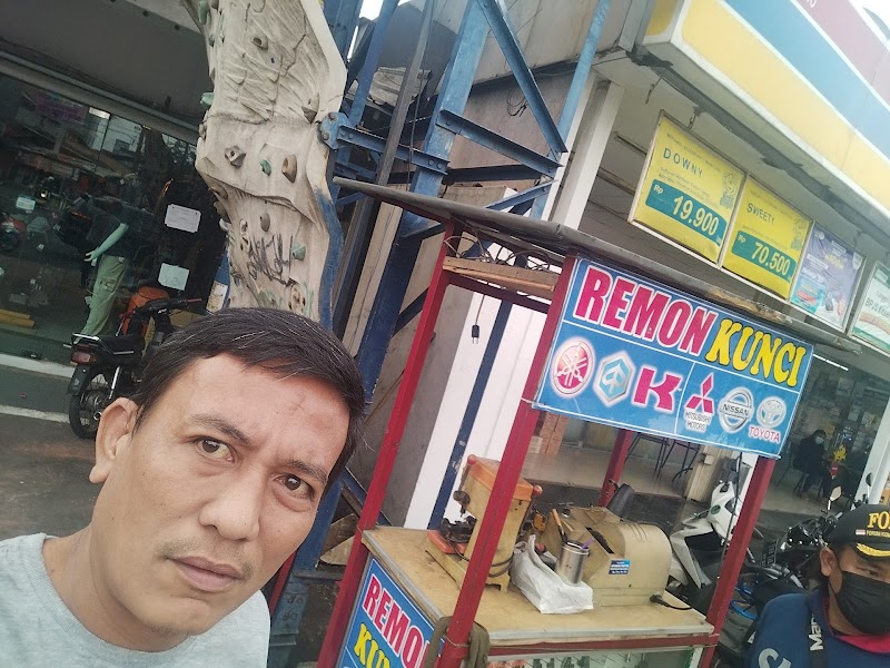 REMON KUNCI di Taman Sari