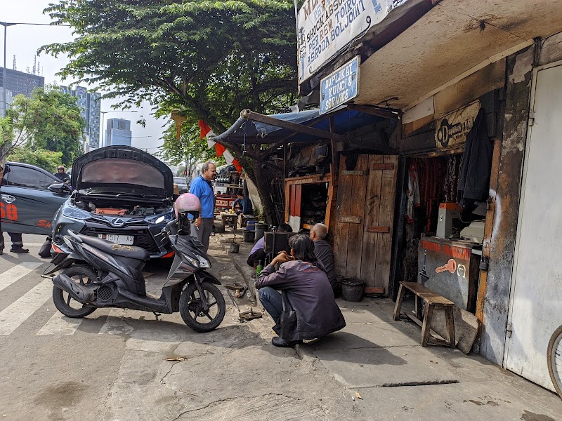 REMON KUNCI di Taman Sari