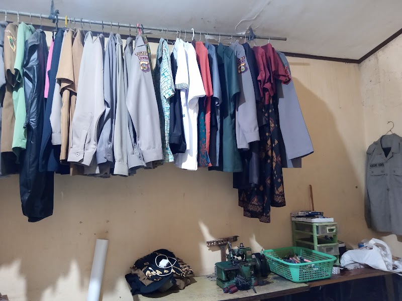 RIZQI Tailor & Textile di Gianyar