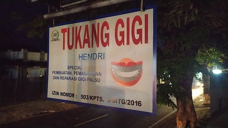 TUKANG GIGI TIRUAN di Kab. Kuningan