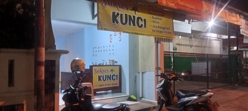 TUKANG KUNCI / AHLI KUNCI BANYUWANGI. Sukses Kunci (Mas Pri Kunci) di Kab. Banyuwangi