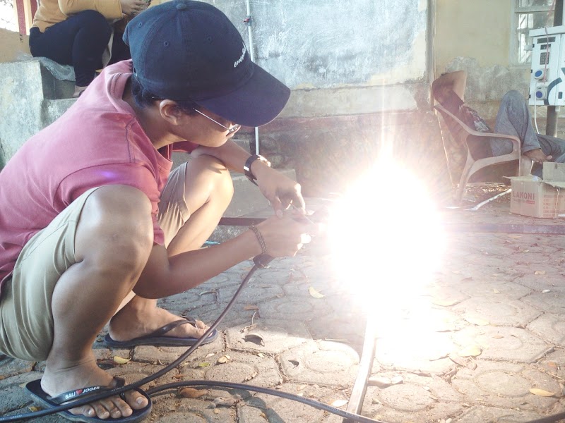 Tukang Las Panggil Keliling di Kota Makassar