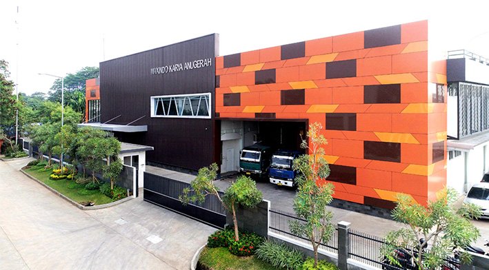 Saham MAXI