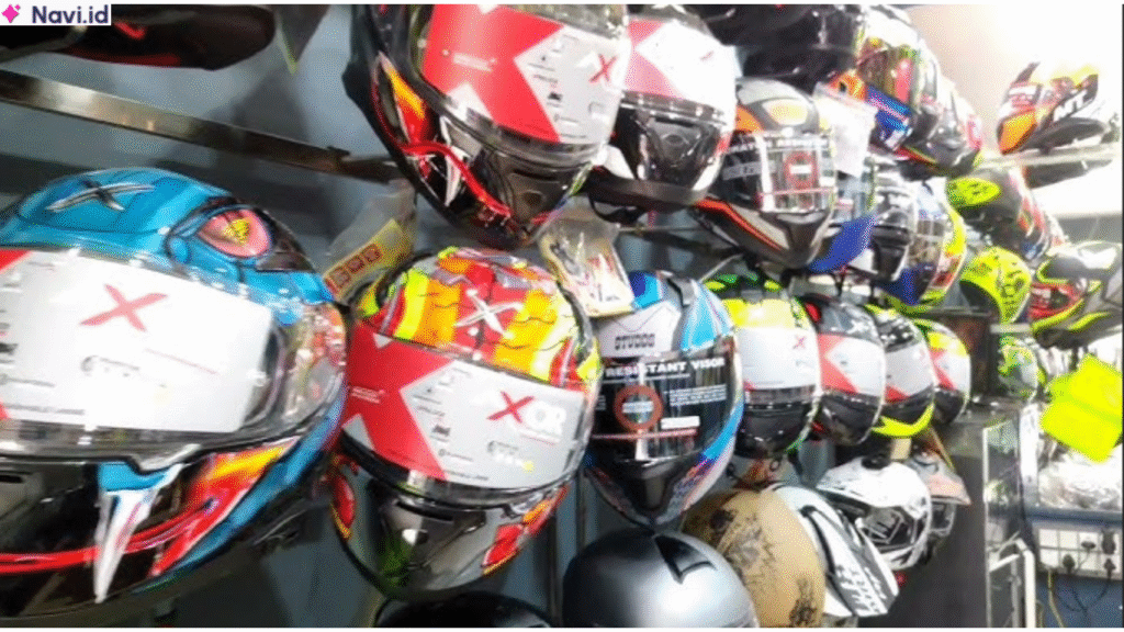 toko helm Cipinang